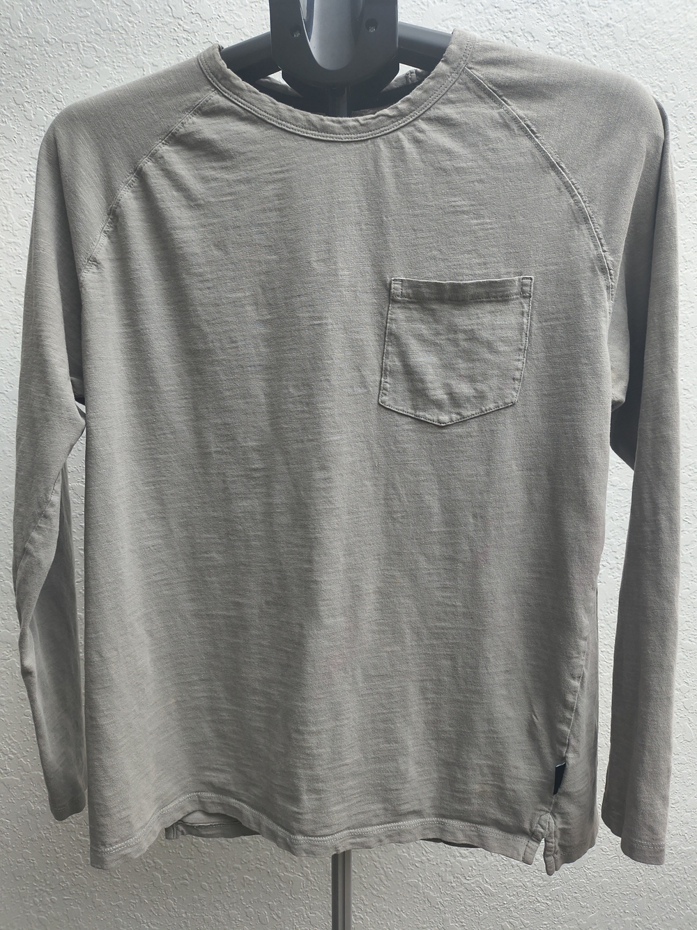Kenneth Cole New York Men’s Medium Gray Organic Cotton Long Sleeve Pocket Tee